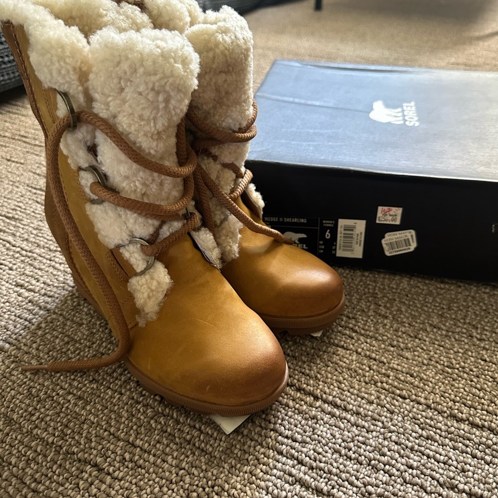 Sorel Women's Brown Shearling Winter Boots